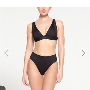 Skims 2pc Signature Swim Onyx PLUNGE BIKINI TOP AND BOTTOM